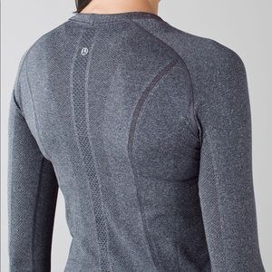 Lululemon Swiftly Tech Long-sleeve in Black/Grey